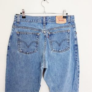Vintage Levi's 550 Relaxed High Waisted Jean Med Wash